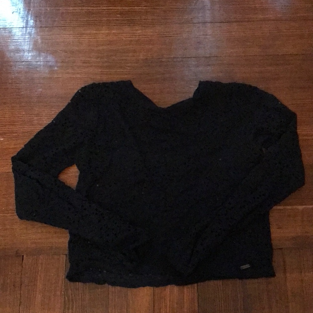 ❌SOLD❌ Black lace cropped Hollister Shirt